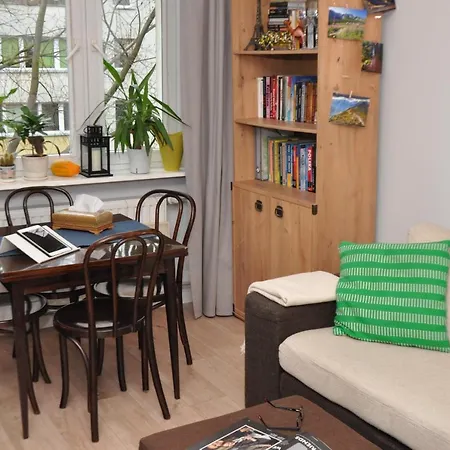 Metro Slodowiec Apartment * Varsavia